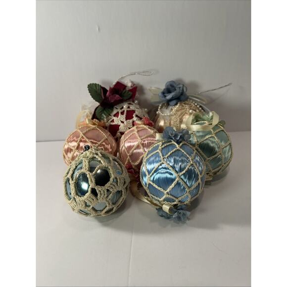 Vintage Crochet Christmas Ornaments Lot of 7 Handmade Ball Decor w/ Flowers - Picture 1 of 16